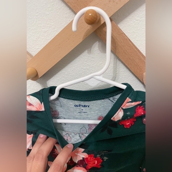 3/$30 Toddler Girl Green Floral Holiday/Casual Dress - Picture 2 of 2